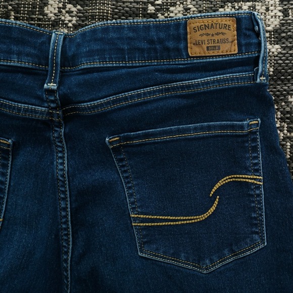 Signature Levi Strauss Women's Skinny Jeans Dark Wash Mid Rise Stretch Denim 12M - Picture 6 of 12